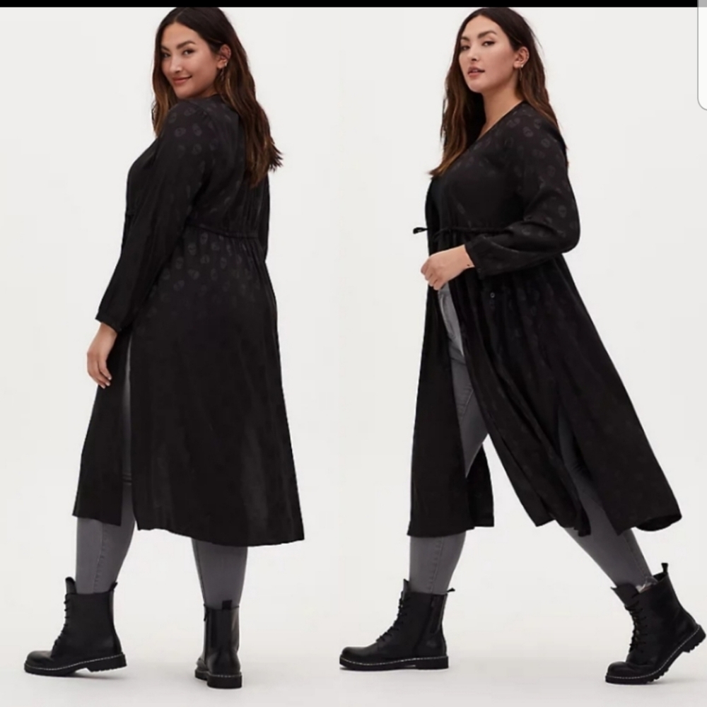 Torrid Black Skull Kimono